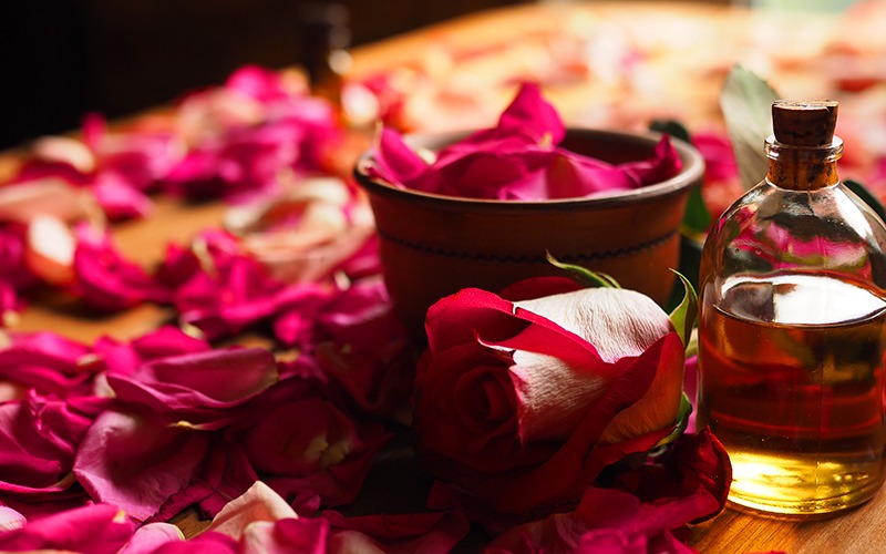 روغن گل سرخ اصل